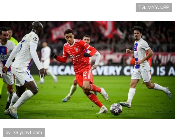 厄德高与穆西亚拉：技术型中场的风格差异与核心能力对比