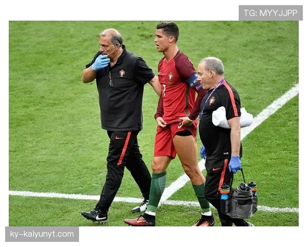 最后一人犯规规则解析：为何判罚更严且直接红牌？